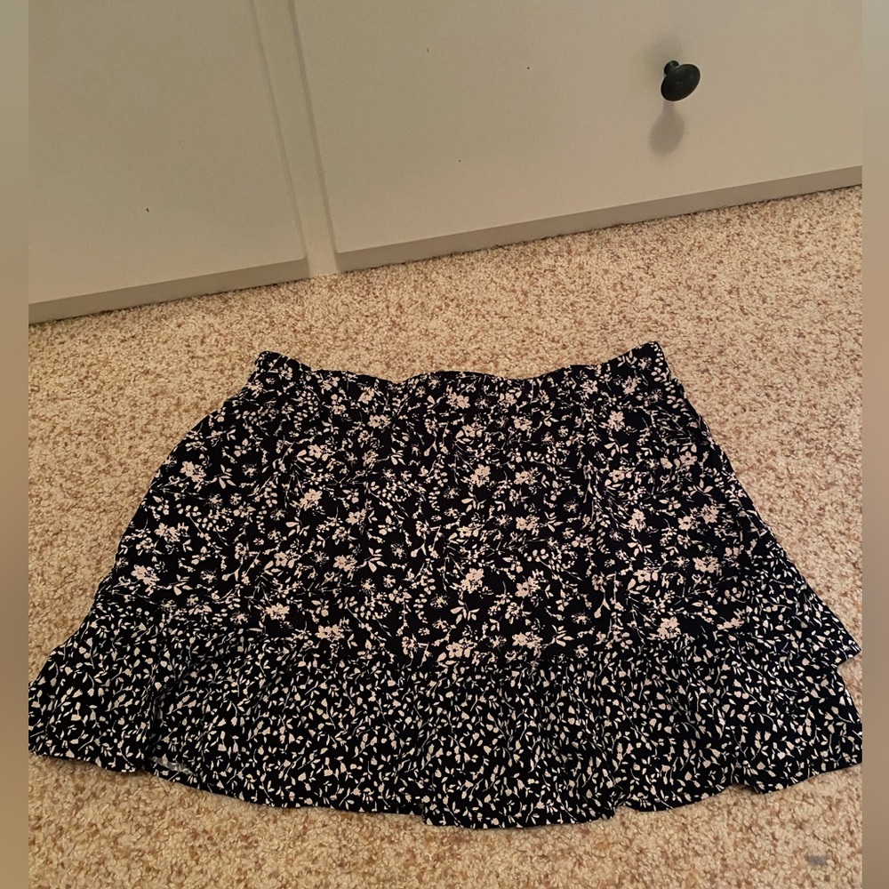 Junior Girls Art Class ruffle floral skirt | Size XL